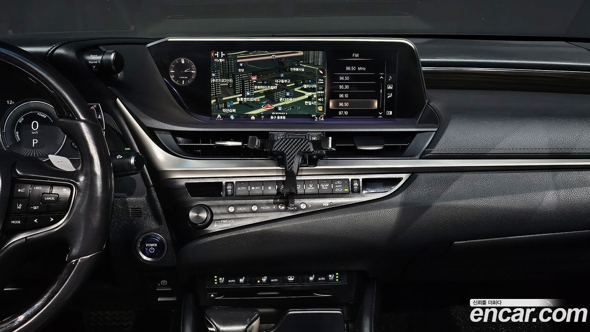 Lexus ES 2019