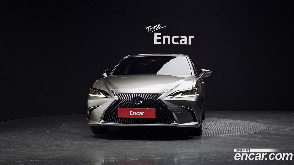 Lexus ES 2019