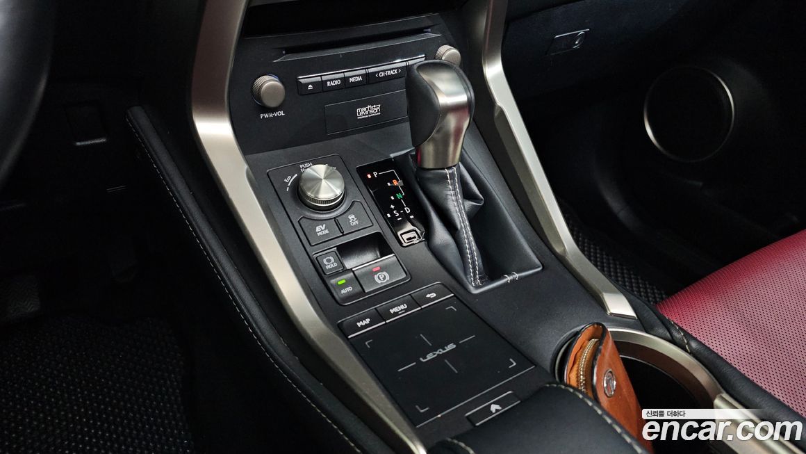 Lexus NX 2018