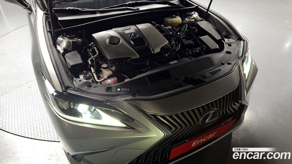 Lexus ES 2019