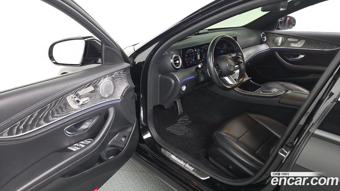 Mercedes-Benz E-Class 2021