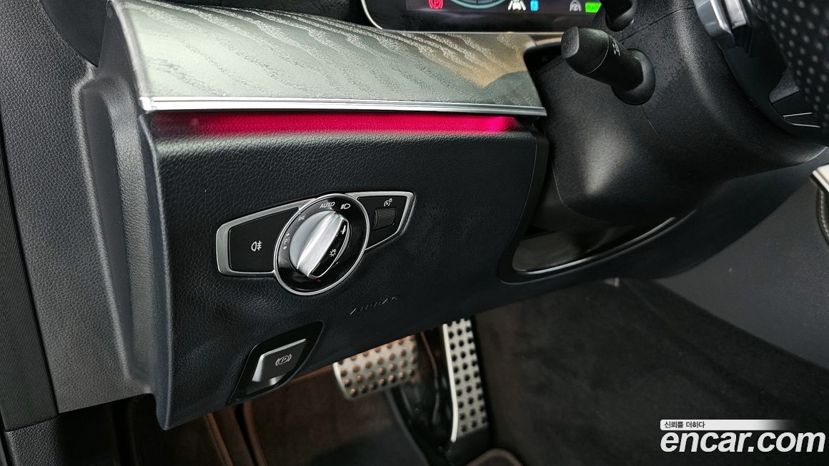 Mercedes-Benz E-Class 2021