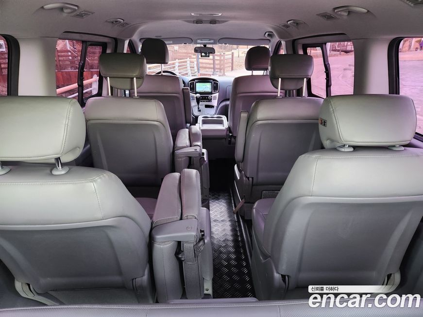 Hyundai Starex 2018