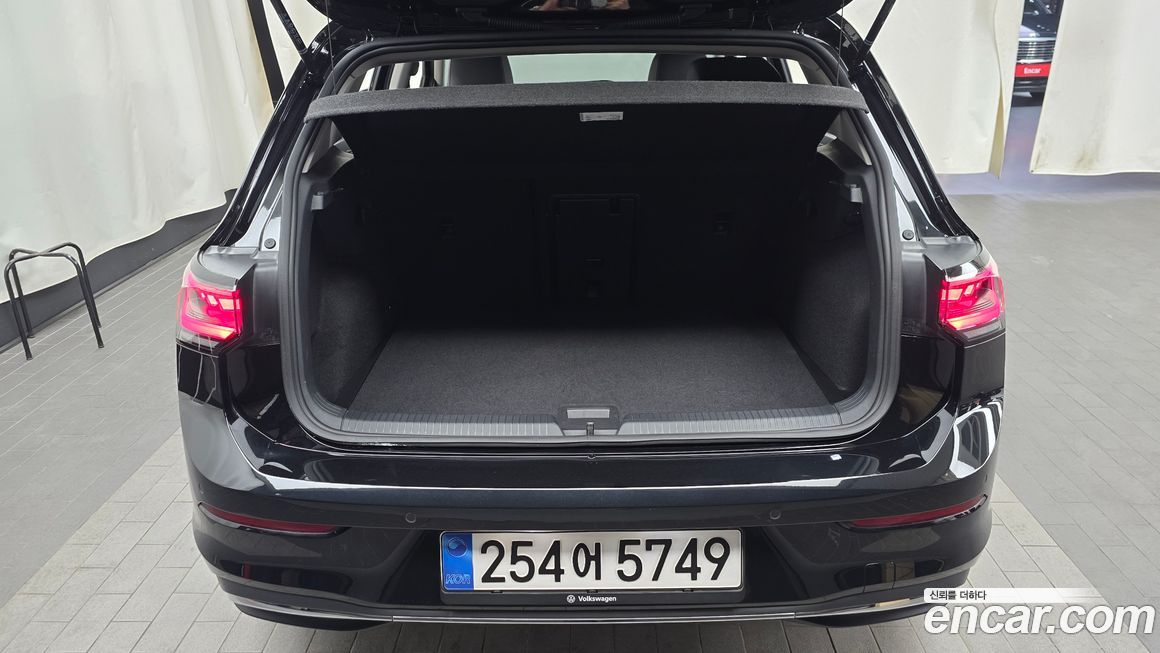 Volkswagen Golf 2025