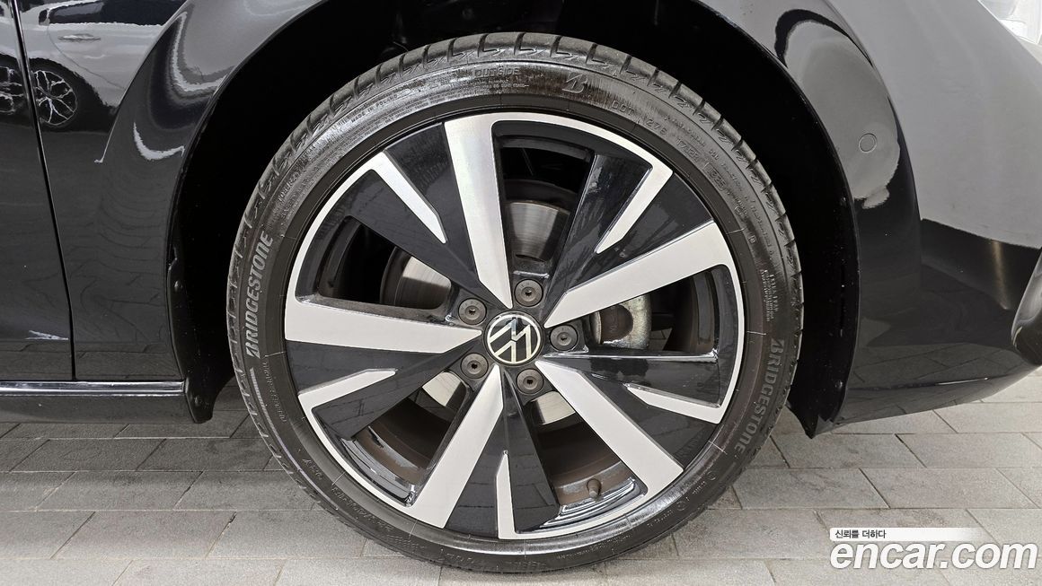 Volkswagen Golf 2025