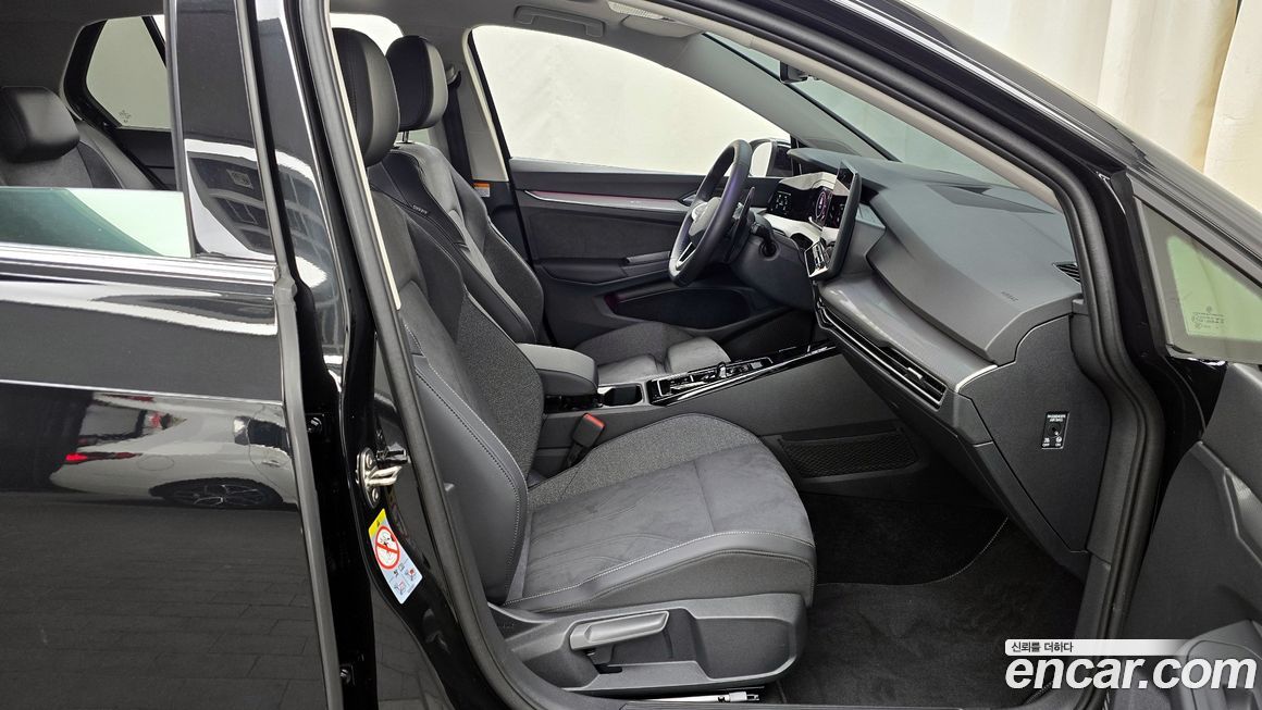 Volkswagen Golf 2025