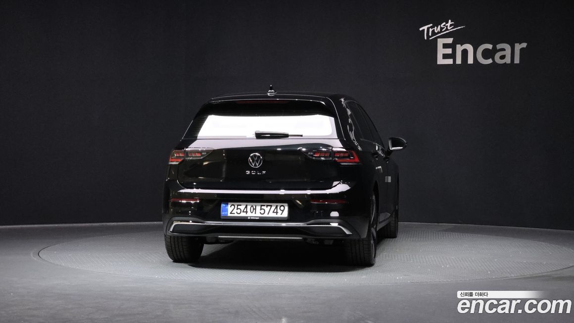 Volkswagen Golf 2025