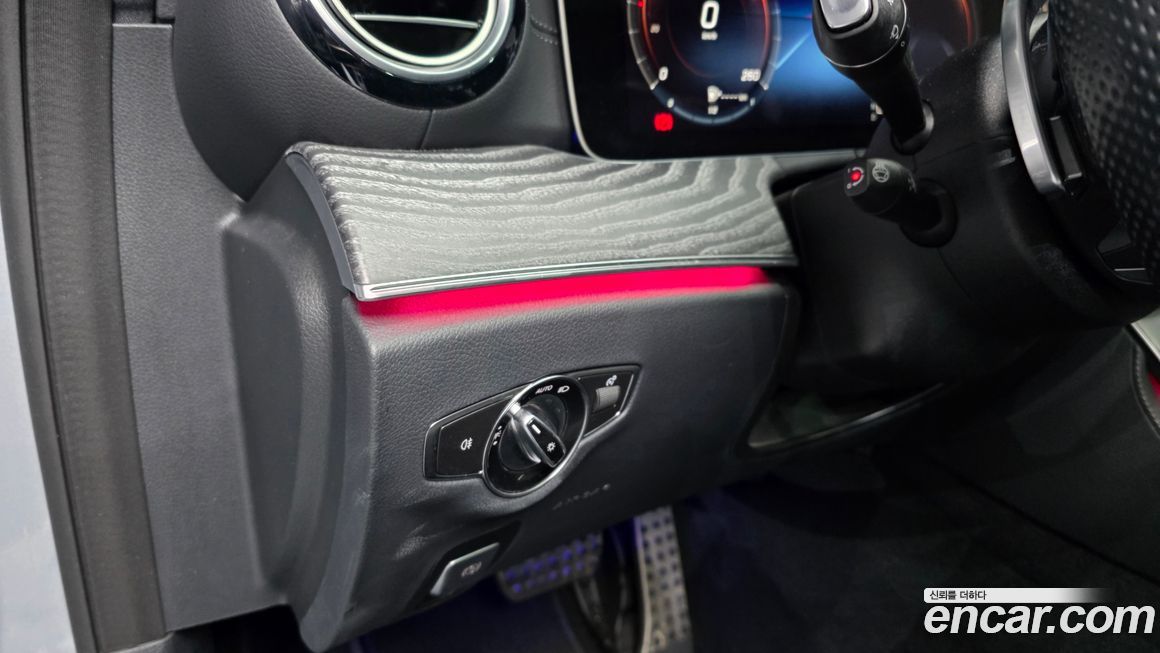 Mercedes-Benz E-Class 2022