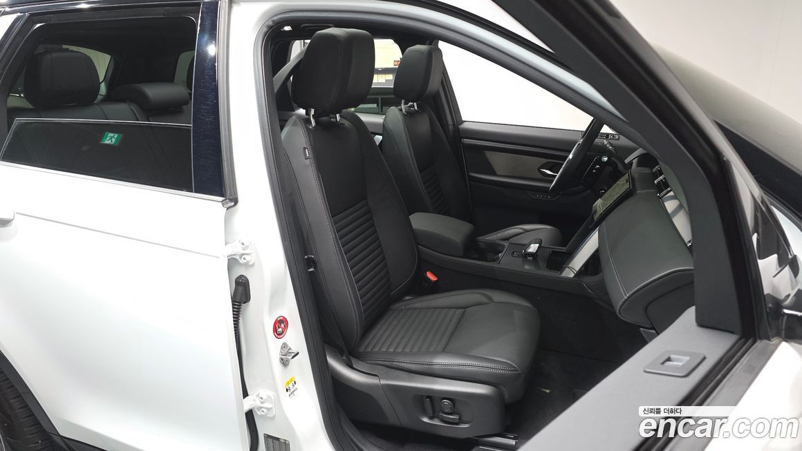 Land Rover Discovery Sport 2025