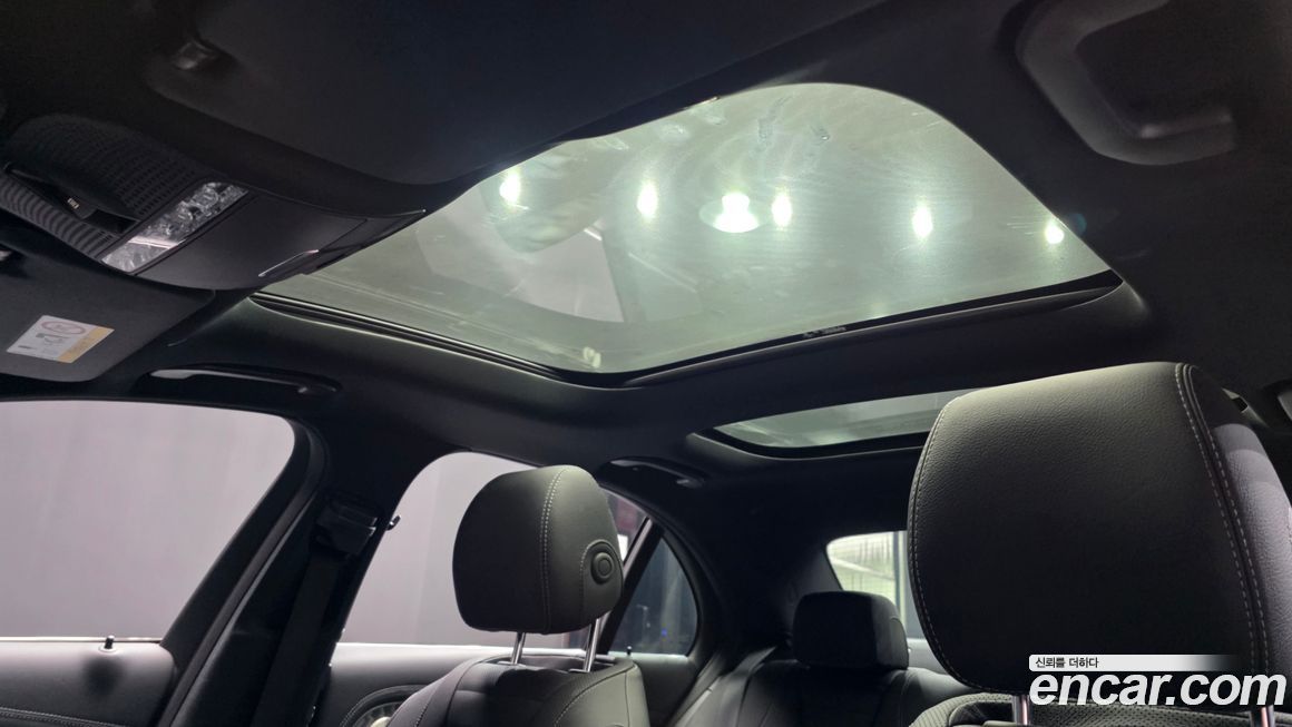 Mercedes-Benz E-Class 2022