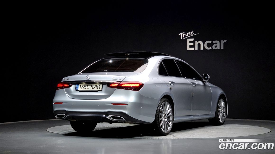 Mercedes-Benz E-Class 2022