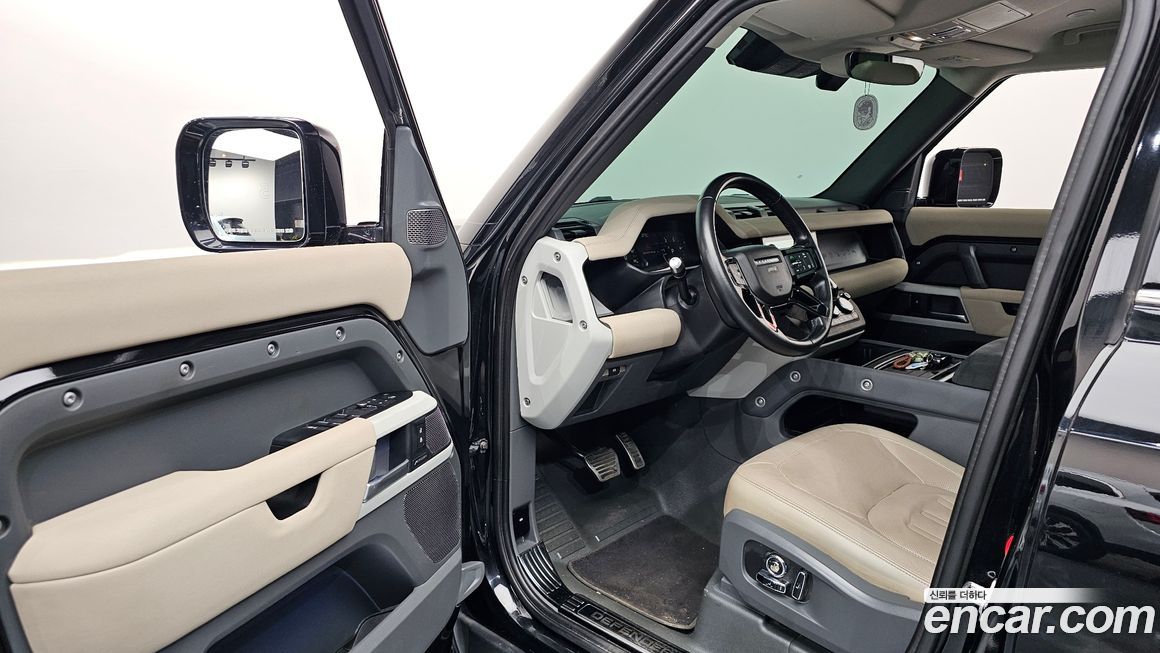 Land Rover Defender 2022