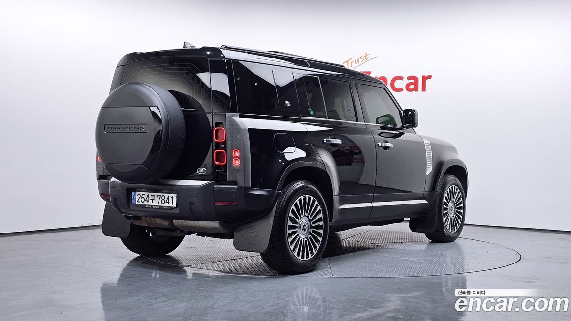 Land Rover Defender 2022