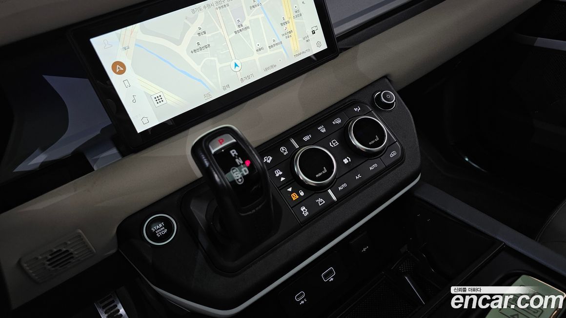 Land Rover Defender 2022