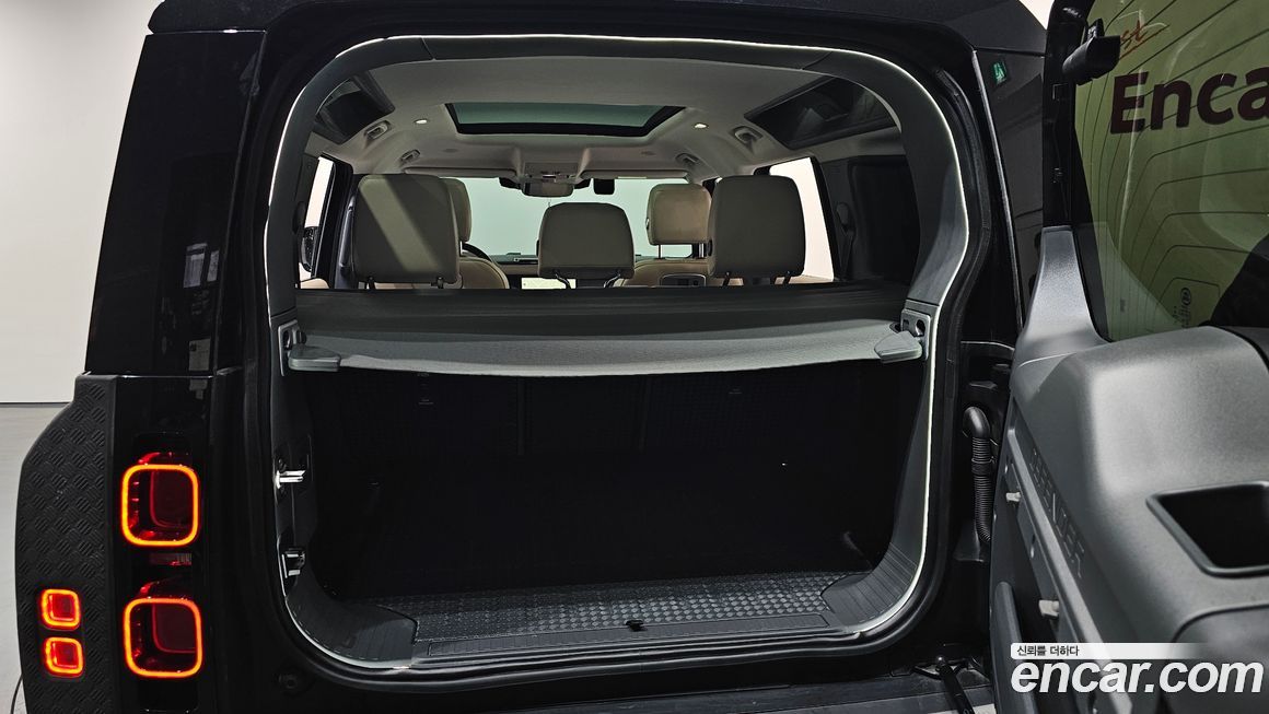 Land Rover Defender 2022