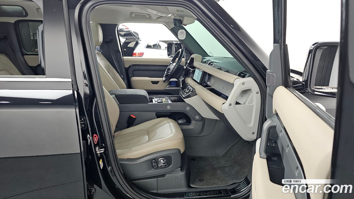 Land Rover Defender 2022