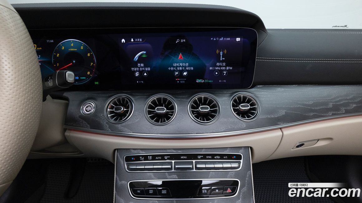 Mercedes-Benz E-Class 2021