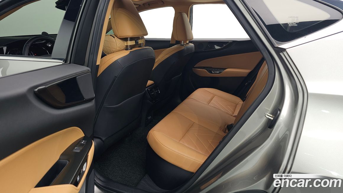 Lexus NX 2023