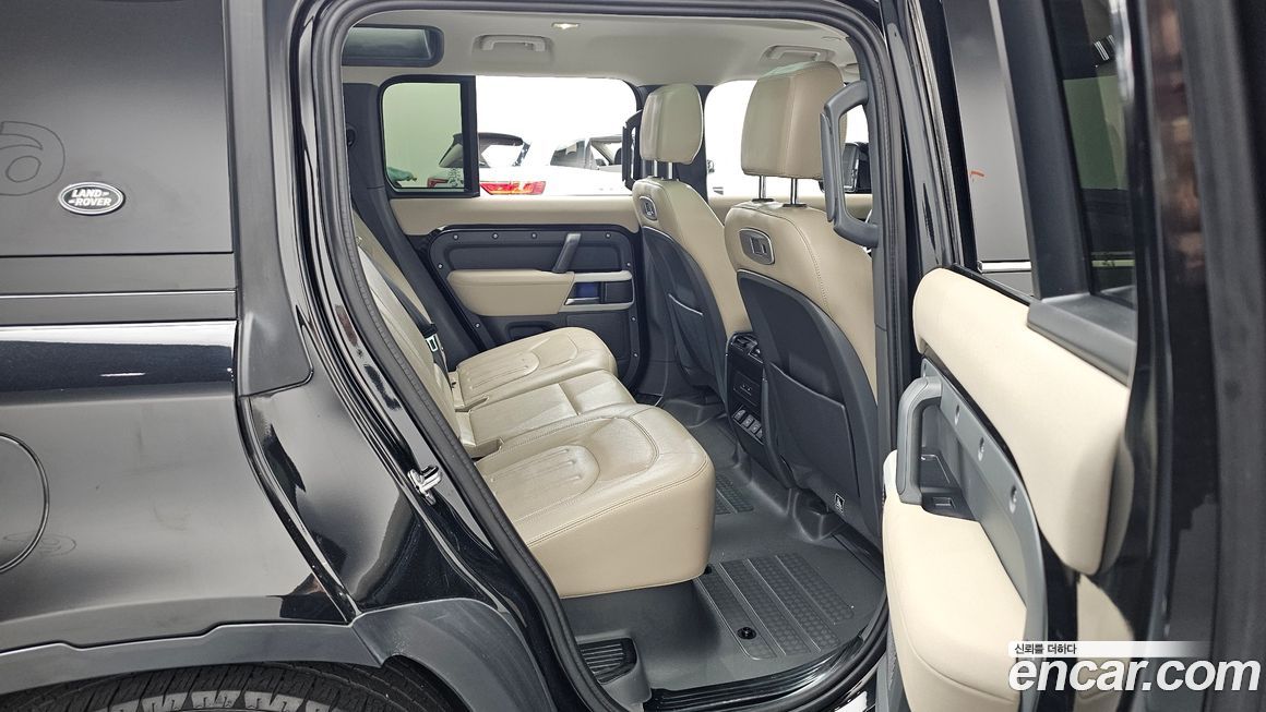 Land Rover Defender 2022
