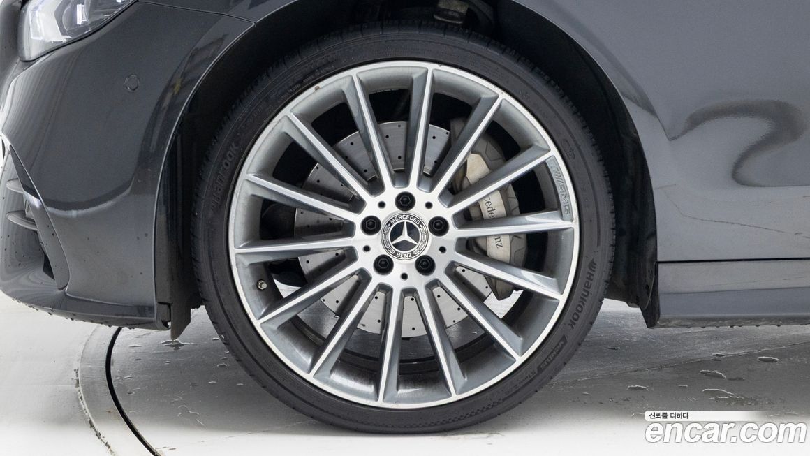 Mercedes-Benz E-Class 2021