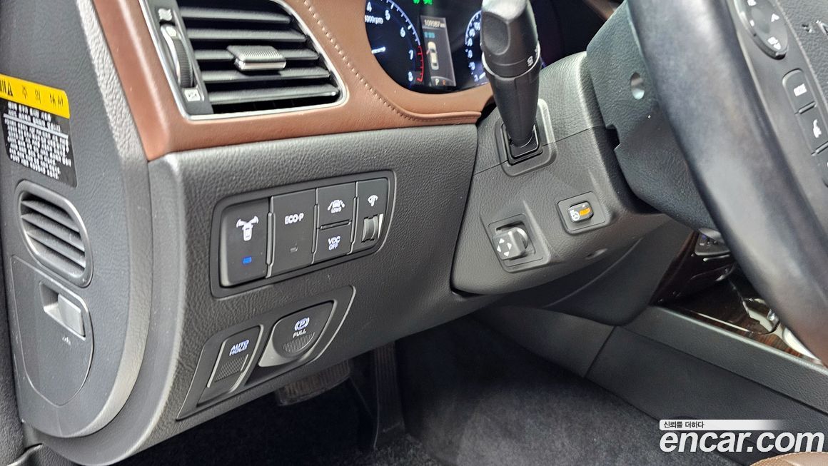 Hyundai Genesis 2013