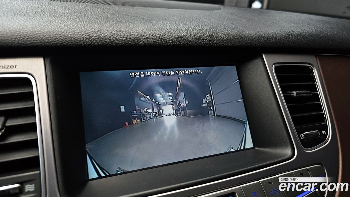 Hyundai Genesis 2013