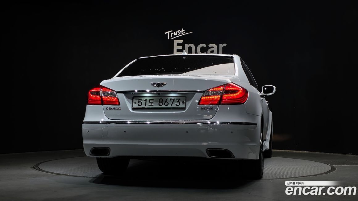 Hyundai Genesis 2013