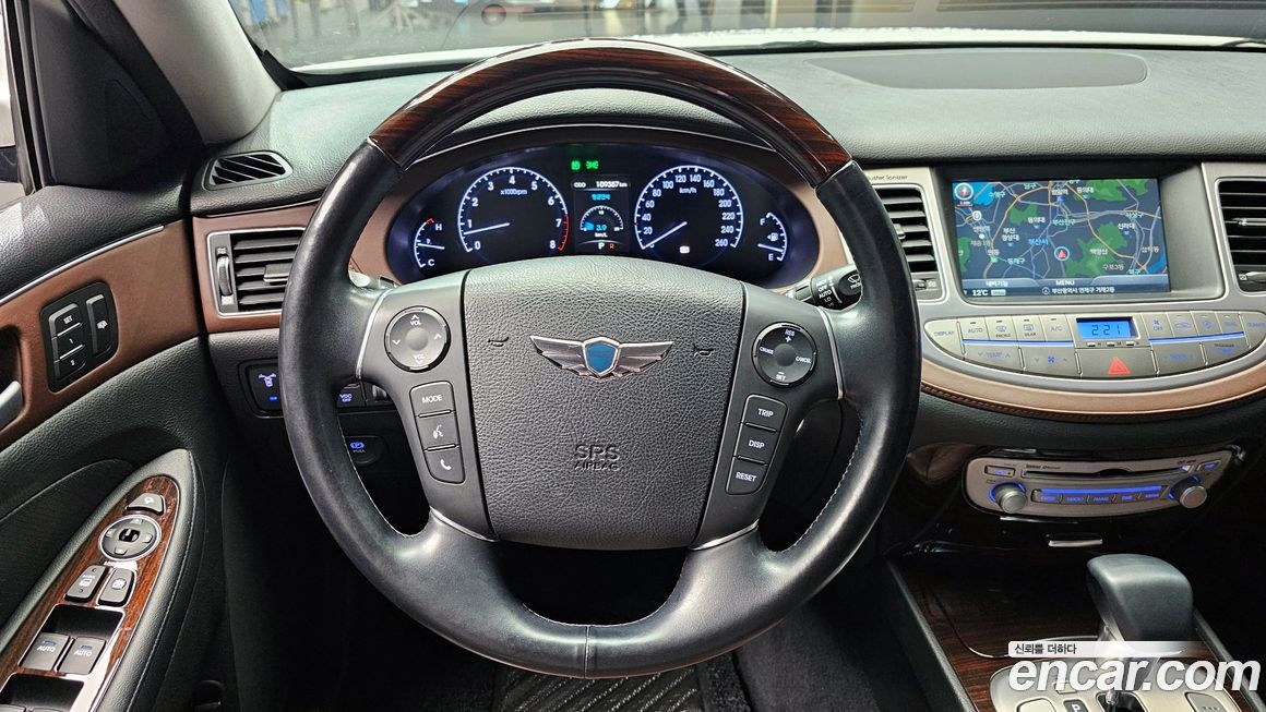 Hyundai Genesis 2013