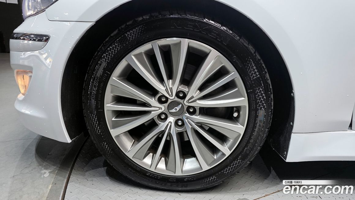 Hyundai Genesis 2013