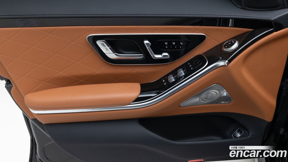 Mercedes-Benz S-Class 2025