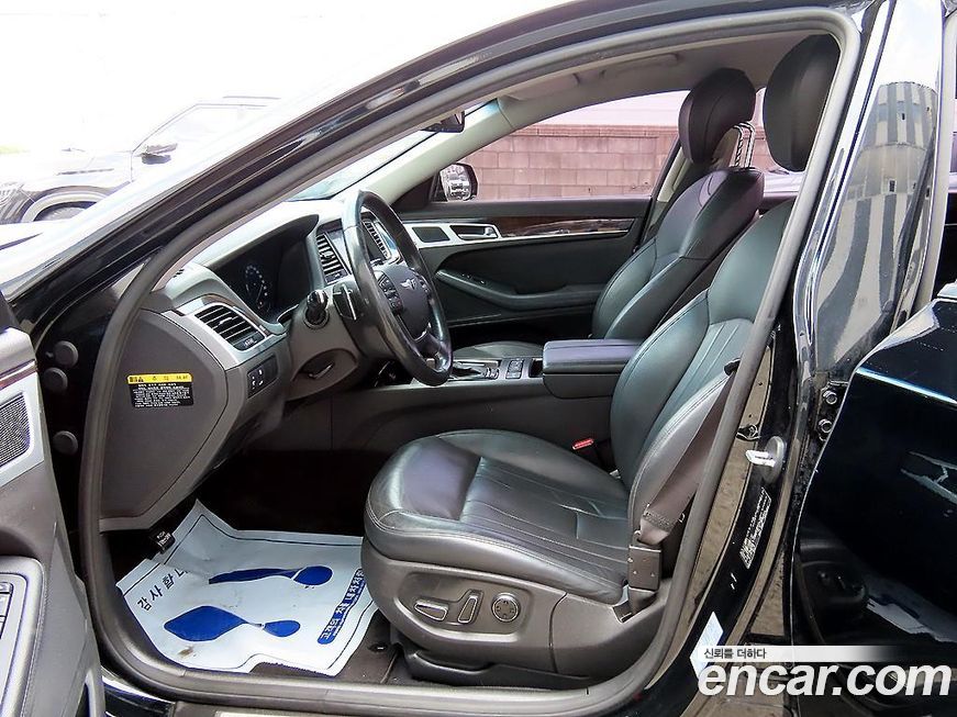 Hyundai Genesis 2015