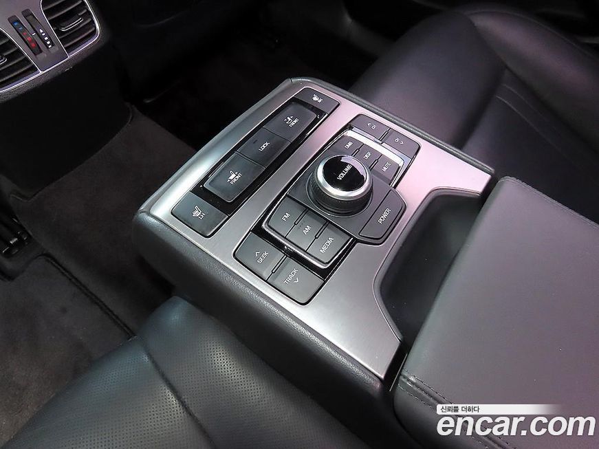 Hyundai Genesis 2015