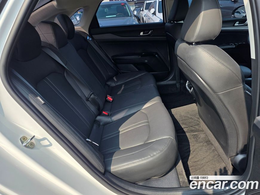 Kia K5 2023