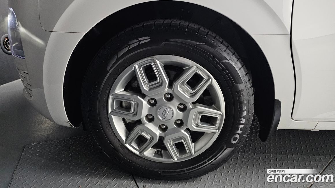 Hyundai Staria 2024