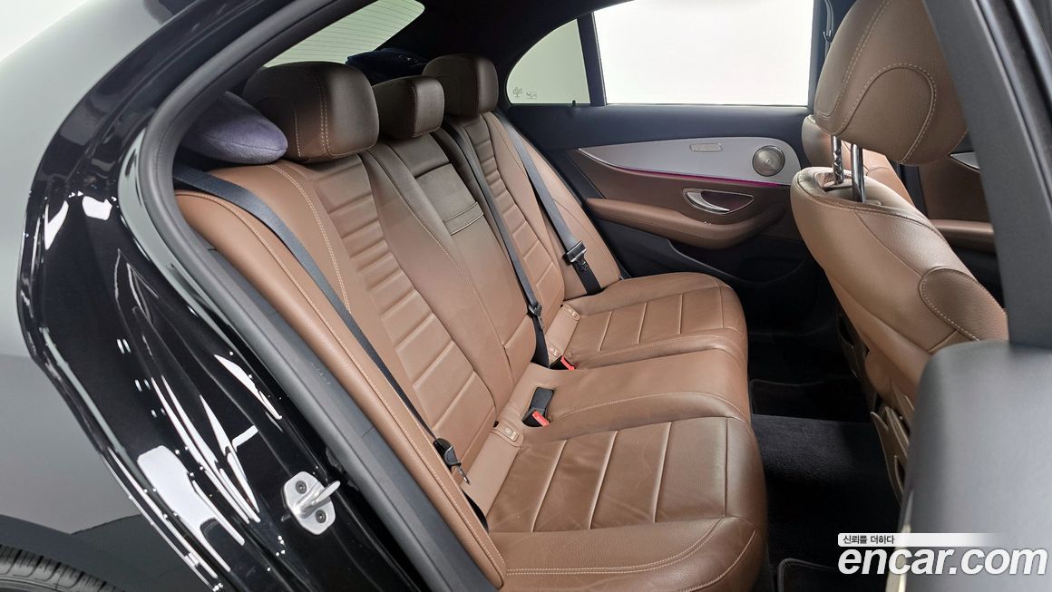 Mercedes-Benz E-Class 2021