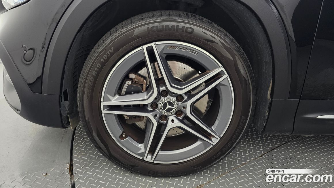 Mercedes-Benz GLB-Class 2020