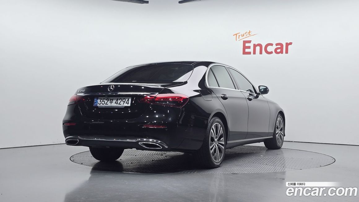 Mercedes-Benz E-Class 2021