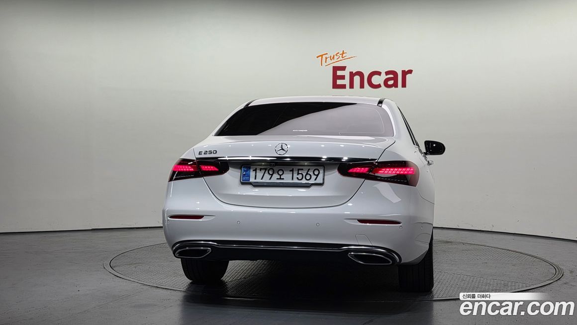 Mercedes-Benz E-Class 2021