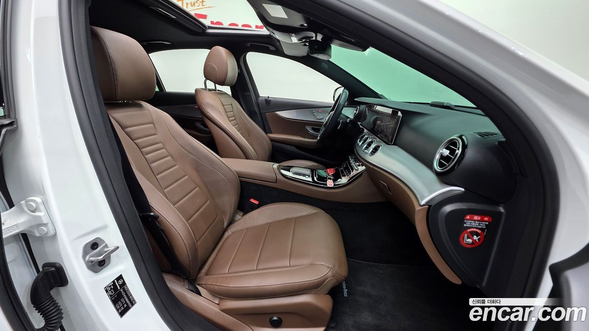 Mercedes-Benz E-Class 2021