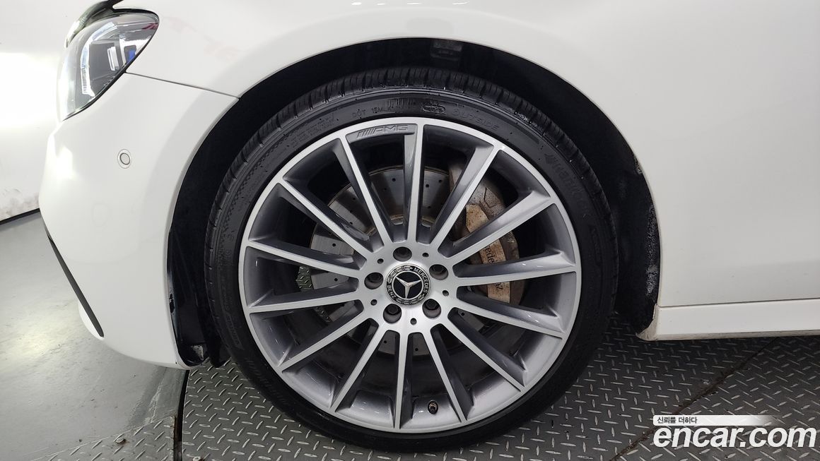 Mercedes-Benz E-Class 2021