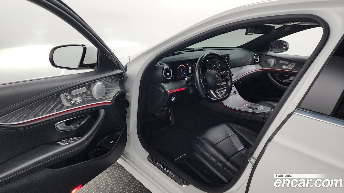 Mercedes-Benz E-Class 2021