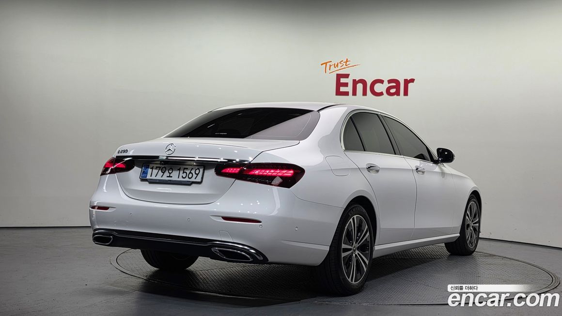 Mercedes-Benz E-Class 2021