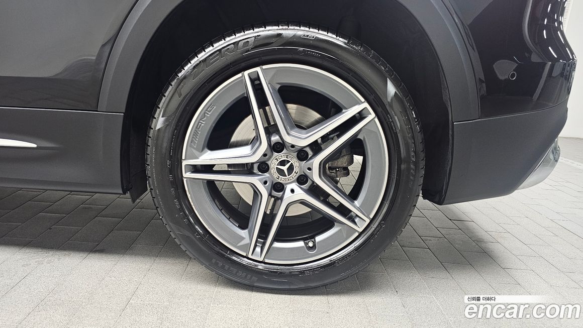 Mercedes-Benz GLB-Class 2020