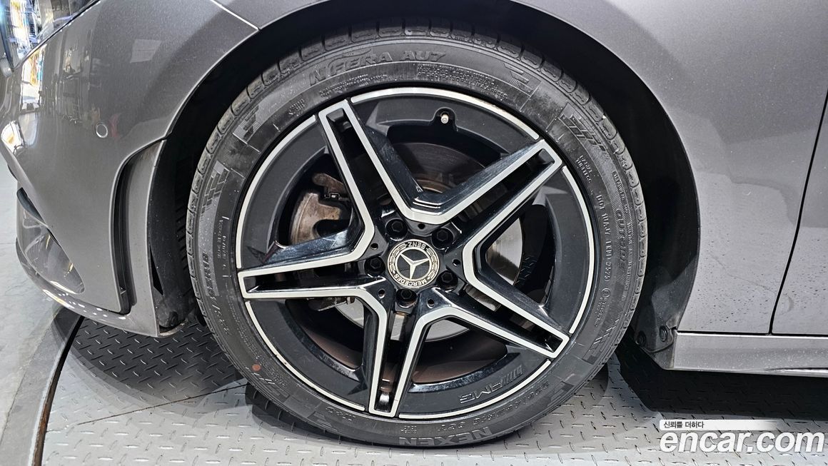 Mercedes-Benz CLA-Class 2021