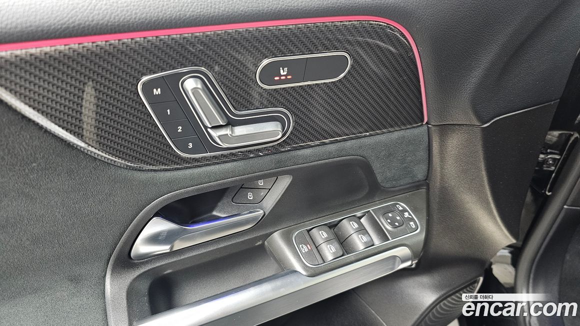 Mercedes-Benz GLB-Class 2020