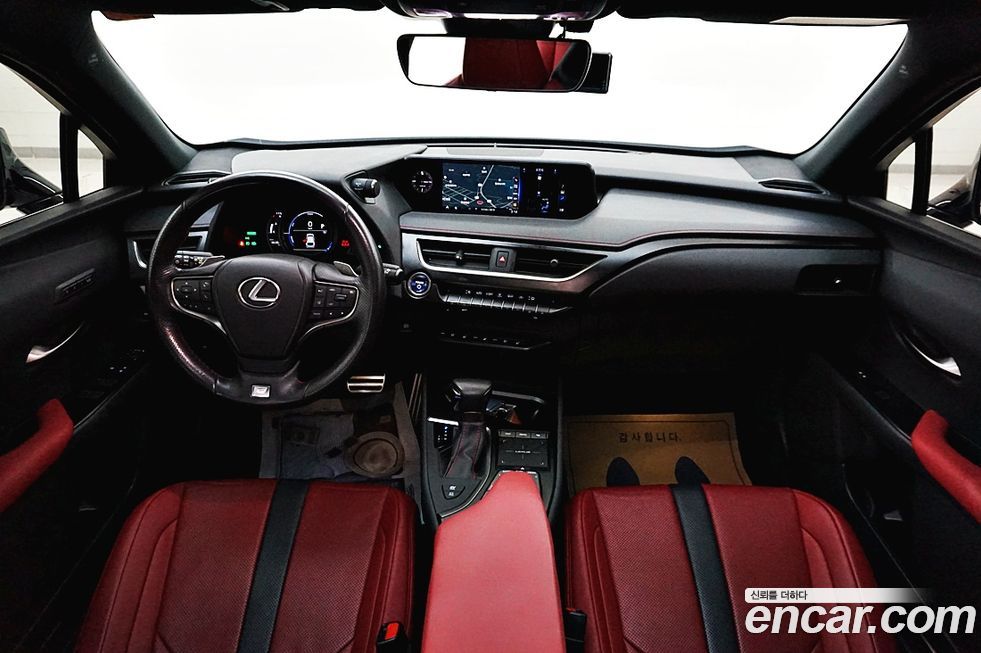 Lexus UX 2021