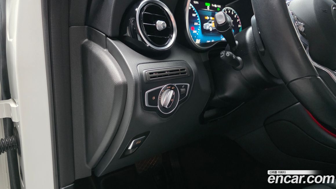 Mercedes-Benz GLC-Class 2021