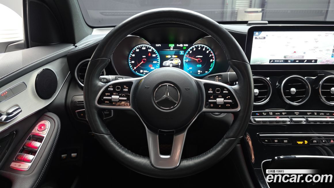 Mercedes-Benz GLC-Class 2021