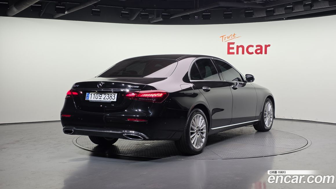 Mercedes-Benz E-Class 2021