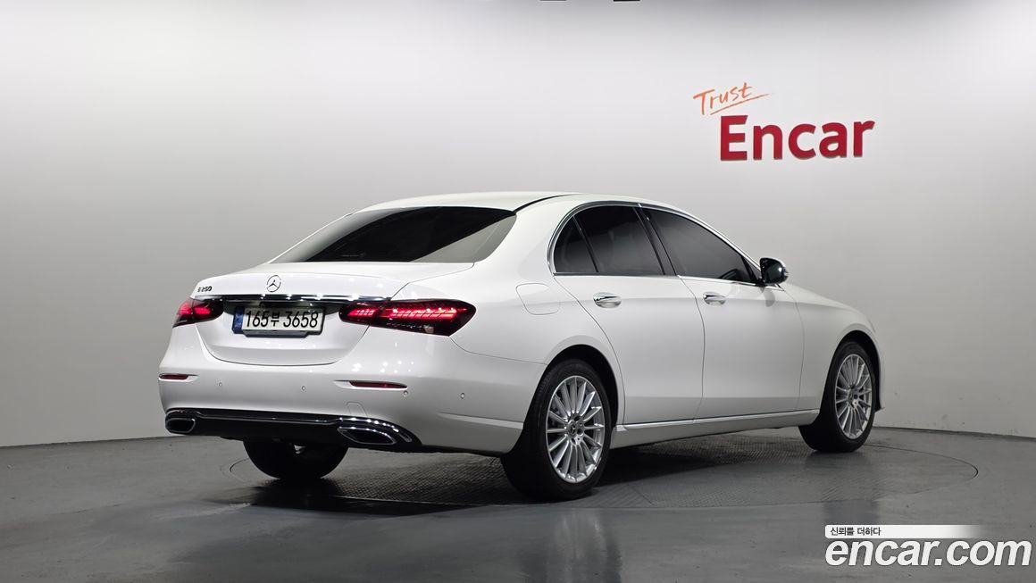 Mercedes-Benz E-Class 2021